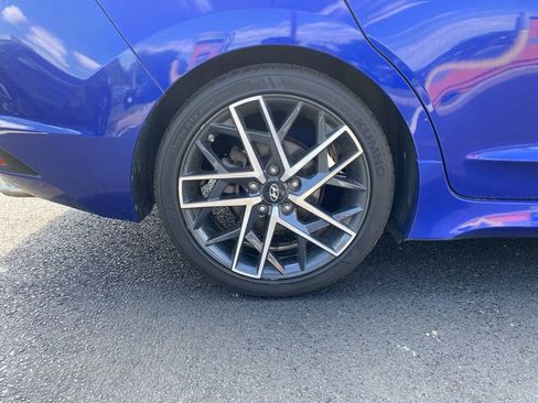 Used 2019 Hyundai Elantra Sport w/ Cargo Package FWD image 7