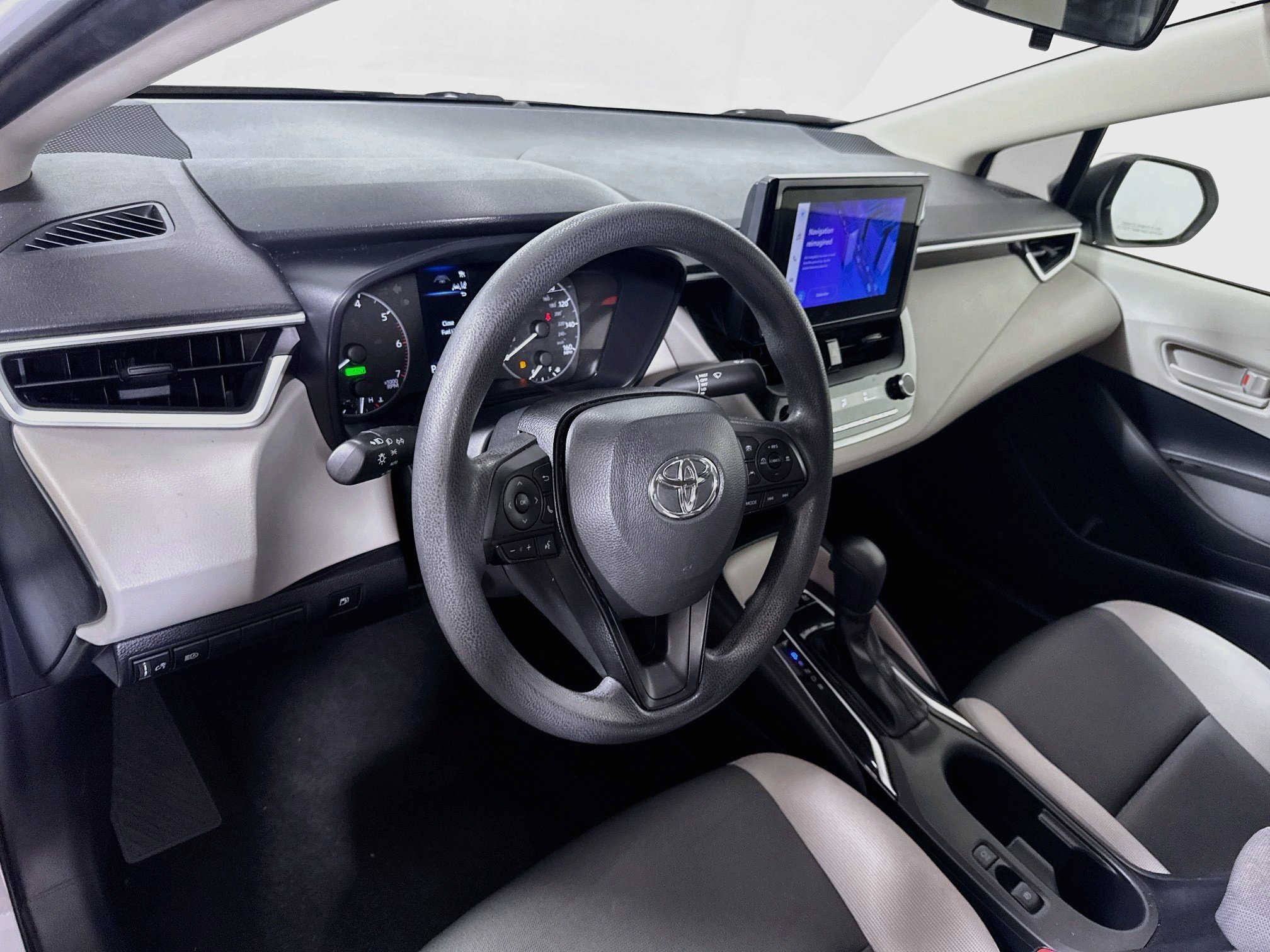 Certified 2024 Toyota Corolla LE FWD image 9