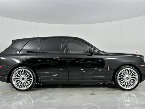 Used 2022 Rolls-Royce Cullinan AWD/4WD image 14