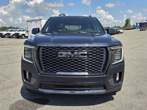 Used 2023 GMC Yukon Denali Ultimate AWD/4WD image 2