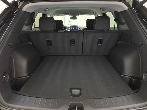 Used 2025 Chevrolet Blazer LT w/ Convenience Package FWD image 6