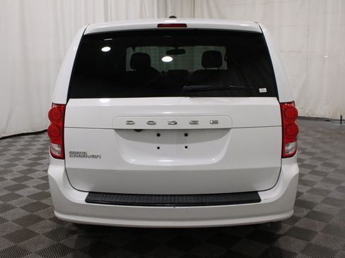 Used 2017 Dodge Grand Caravan SE FWD image 27