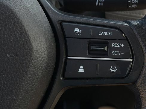 Used 2024 Honda HR-V LX image 16