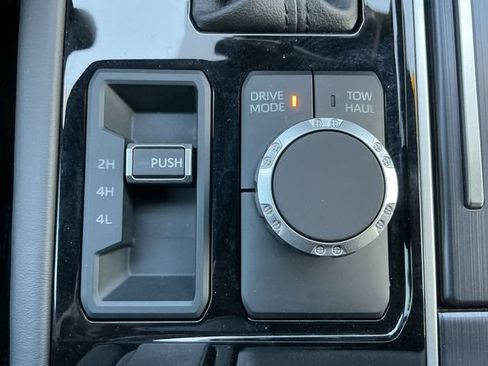 Certified 2024 Toyota Sequoia Platinum AWD/4WD image 28