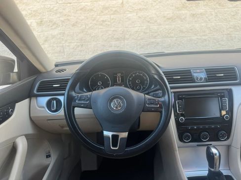 Used 2013 Volkswagen Passat TDI SE FWD image 22