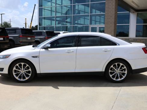 Used 2019 Ford Taurus Limited AWD/4WD image 8