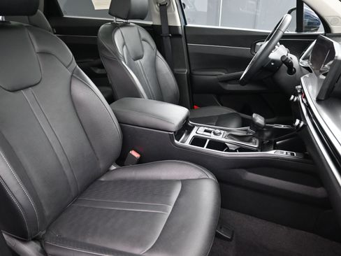 Used 2024 Kia Sorento EX w/ Panoramic Sunroof Package image 30