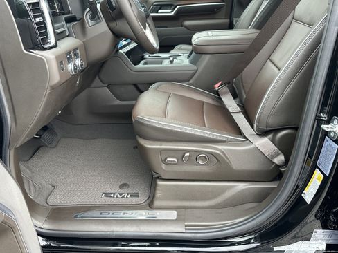 New 2025 GMC Sierra 2500 Denali w/ Denali Reserve Package image 9
