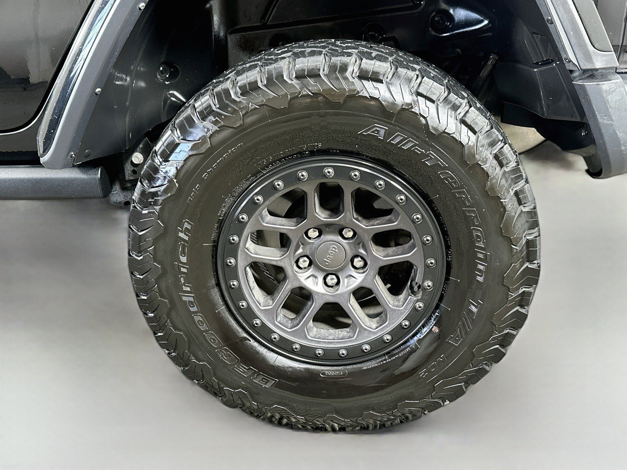 Used 2023 Jeep Wrangler Unlimited Rubicon w/ Xtreme 35 Tire Package AWD/4WD image 28