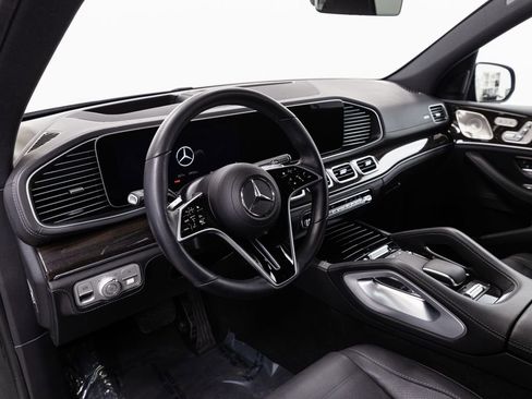 Used 2024 Mercedes-Benz GLE 450e 4MATIC image 9