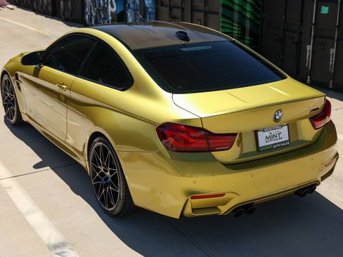 Used 2020 BMW M4 Coupe w/ Competition Package RWD image 8
