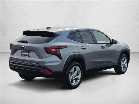 New 2026 Chevrolet Trax LS w/ LS Convenience Package image 2