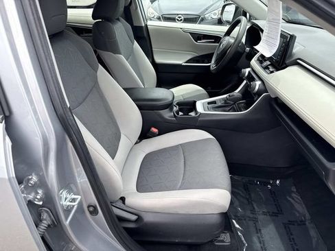 Used 2021 Toyota RAV4 XLE AWD/4WD image 6