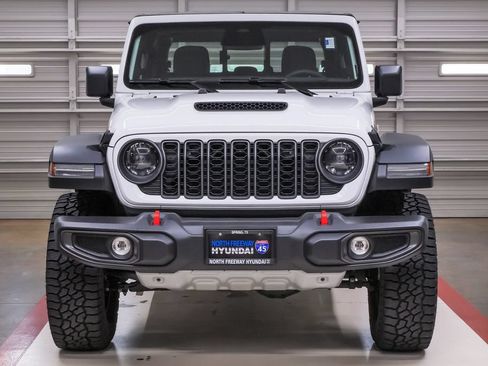 Used 2026 Jeep Gladiator Mojave AWD/4WD image 4