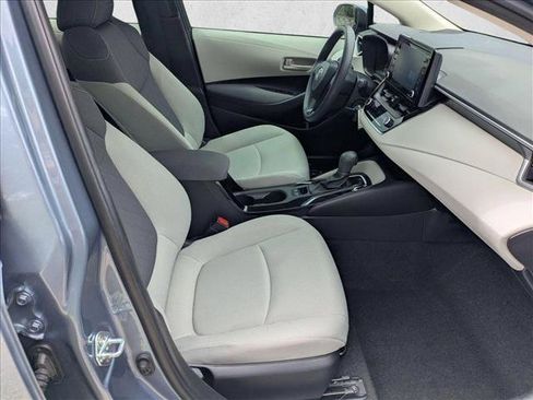 Used 2022 Toyota Corolla LE FWD image 19