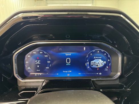 New 2026 Chevrolet Silverado 1500 High Country w/ Technology Package AWD/4WD image 31