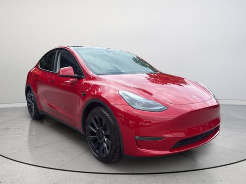 Used 2023 Tesla Model Y Long Range AWD/4WD image 1
