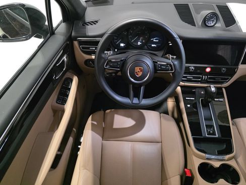 Certified 2026 Porsche Macan AWD/4WD image 19