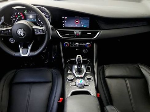 Used 2023 Alfa Romeo Giulia Sprint RWD image 50
