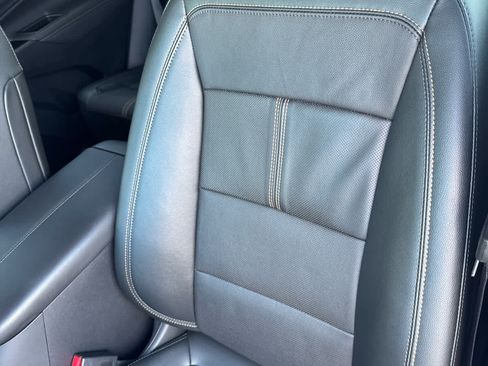 Used 2023 Chevrolet Equinox Premier FWD image 16