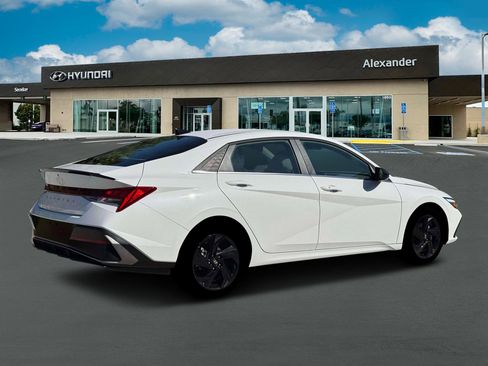 New 2026 Hyundai Elantra SEL Sport Premium w/ Cargo Package FWD image 8