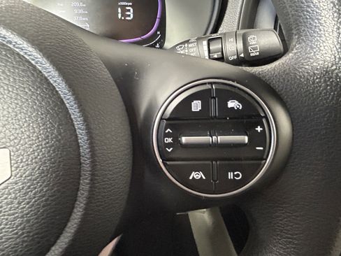 Used 2023 Kia Soul LX w/ LX Technology Package FWD image 21
