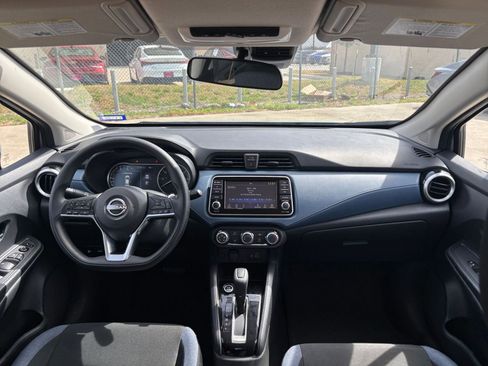 Used 2025 Nissan Versa SV image 31