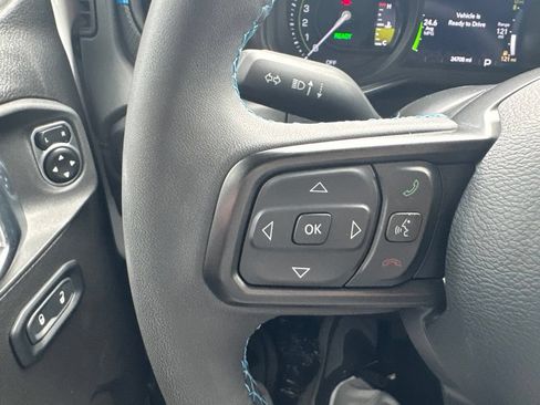 Used 2024 Jeep Wrangler Unlimited Rubicon 4xe AWD/4WD image 39