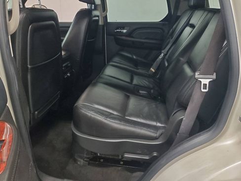 Used 2009 Cadillac Escalade 4WD Hybrid image 12