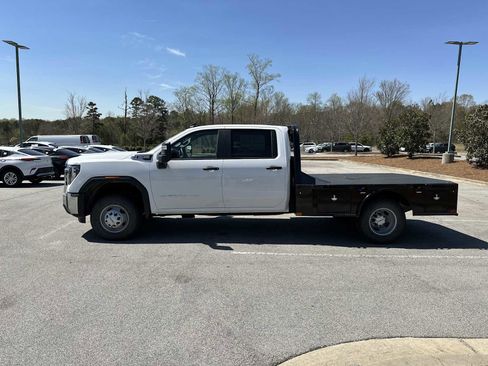 New 2025 GMC Sierra 3500 Pro w/ Convenience Package image 8