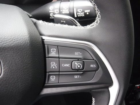 New 2025 Jeep Grand Cherokee L Altitude image 23