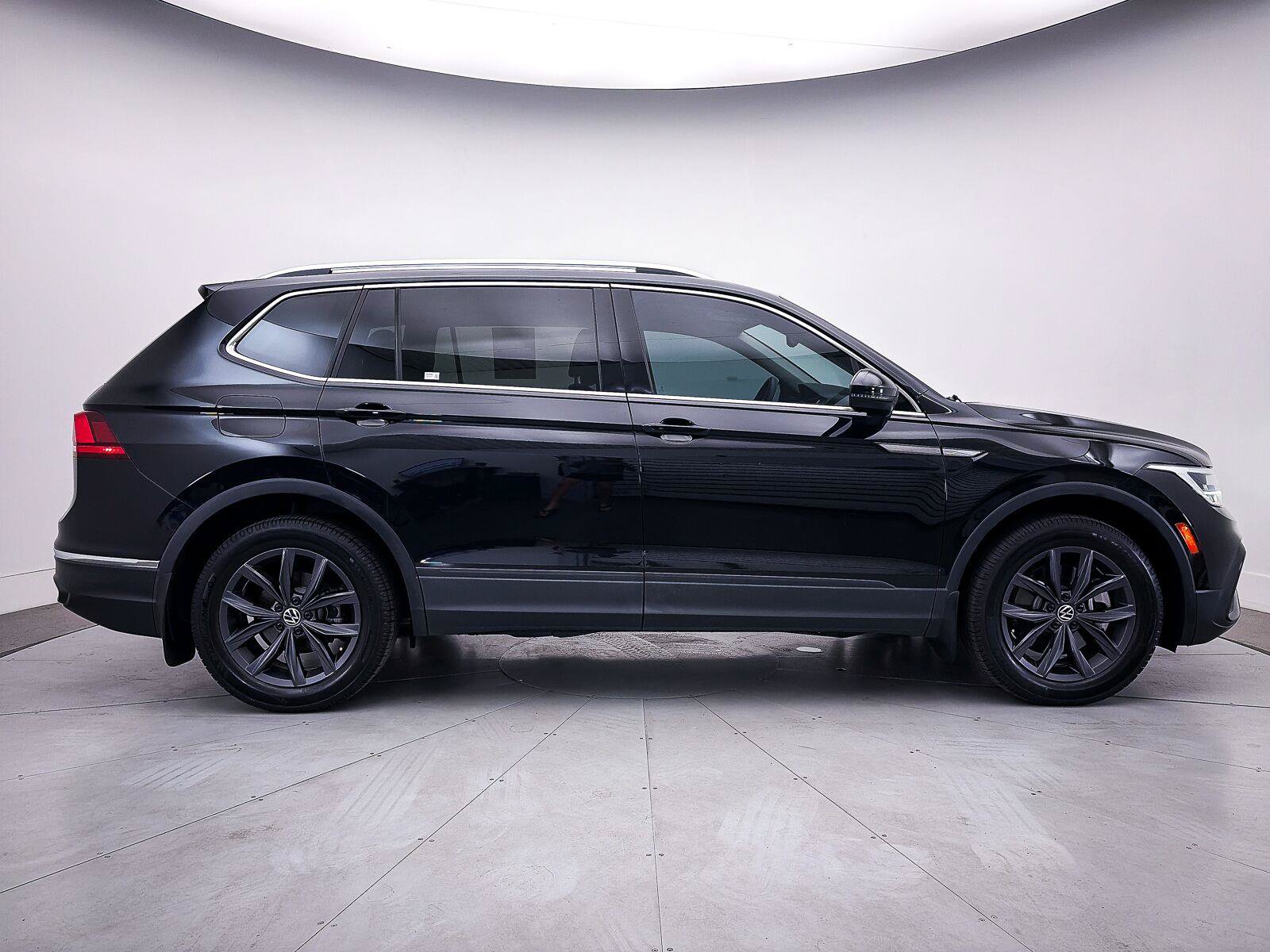 Used 2022 Volkswagen Tiguan SE FWD image 37
