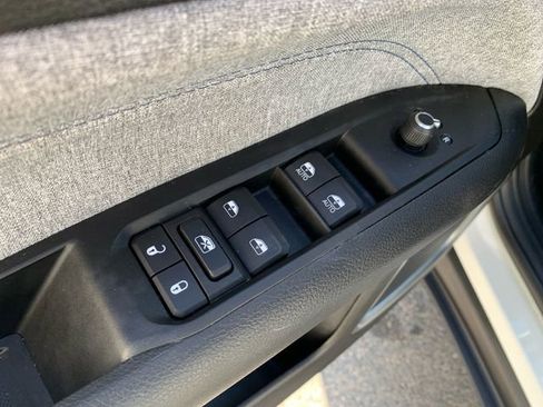 Used 2022 Jeep Compass Latitude image 18