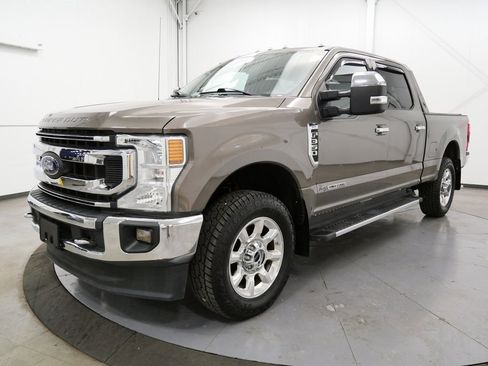 Used 2020 Ford F350 XLT w/ XLT Premium Package image 3