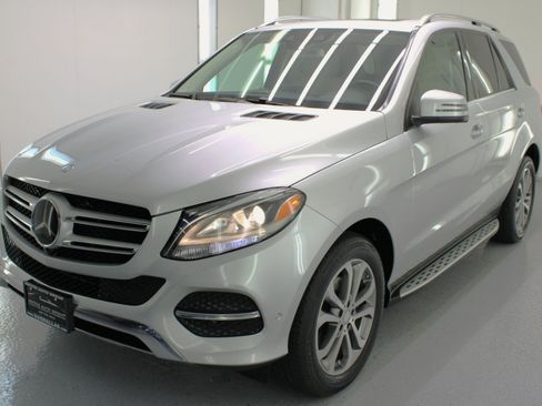 Used 2016 Mercedes-Benz GLE 350 w/ Premium Package image 4