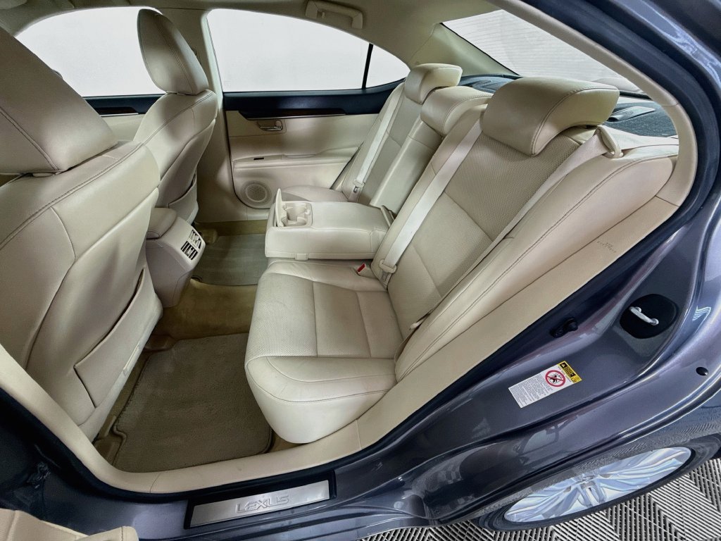 Used 2015 Lexus ES 350 w/ Luxury Package FWD image 25
