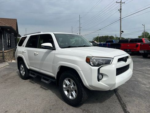 Used 2018 Toyota 4Runner SR5 Premium AWD/4WD image 9