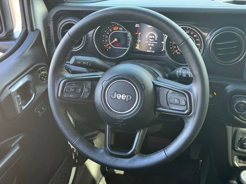 Used 2023 Jeep Wrangler Altitude image 19