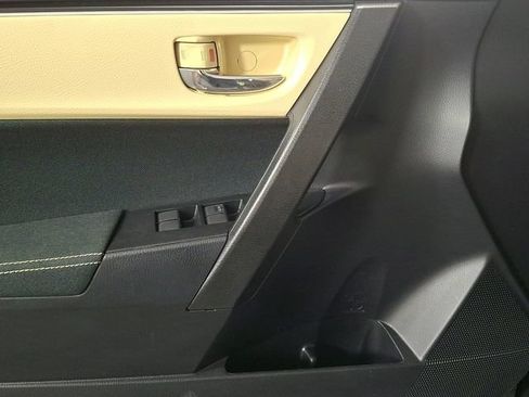 Used 2018 Toyota Corolla LE FWD image 14