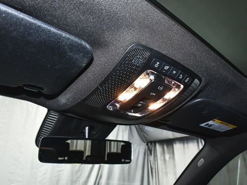 Used 2023 Mercedes-Benz GLB 250 4MATIC w/ Premium Package image 47