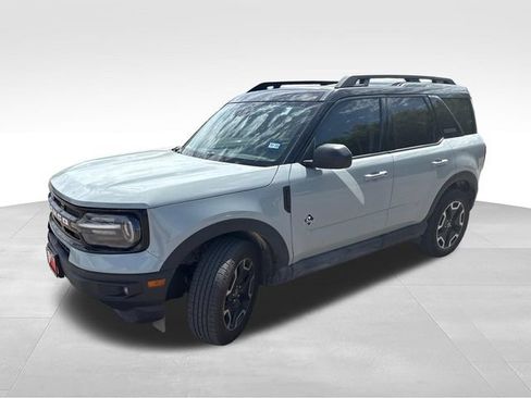 Used 2022 Ford Bronco Sport Outer Banks w/ Tech Package AWD/4WD image 3