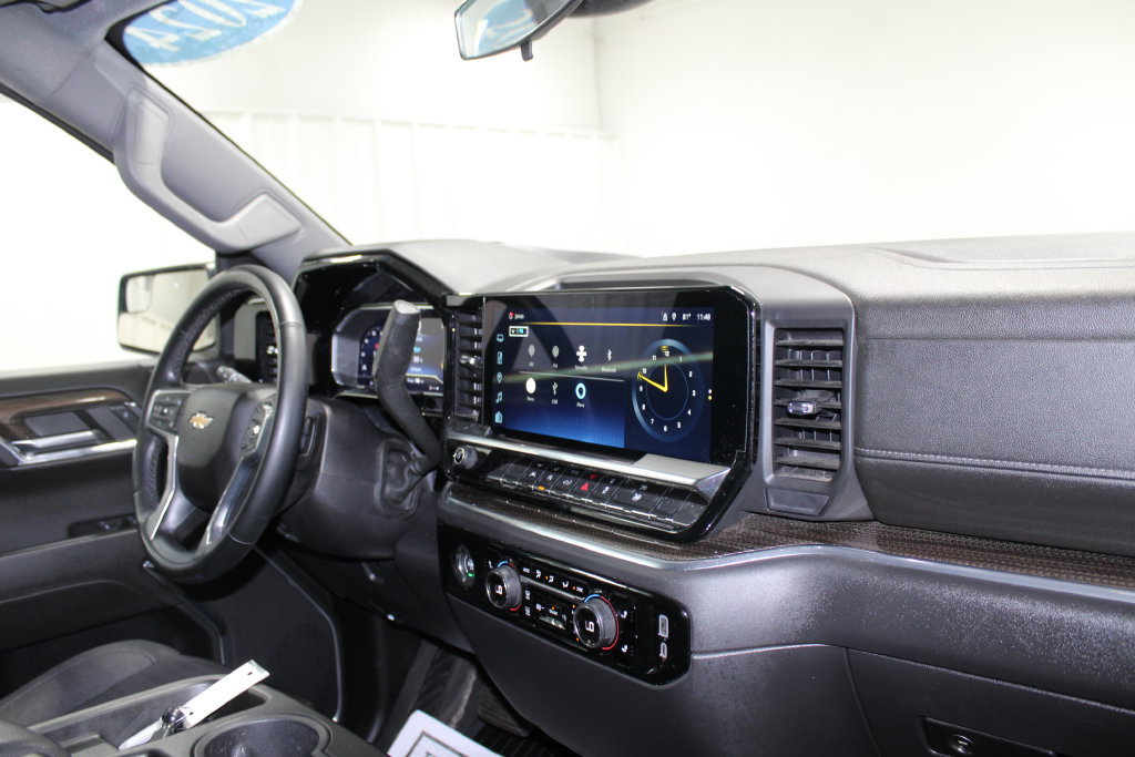Used 2024 Chevrolet Silverado 1500 LT AWD/4WD image 39