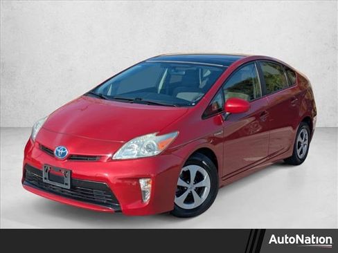 Used 2014 Toyota Prius Three image 1