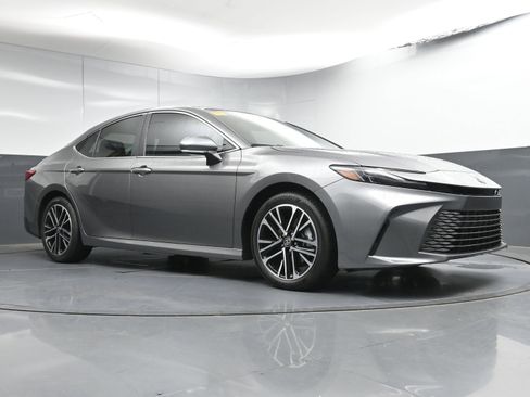 Used 2026 Toyota Camry XLE image 26