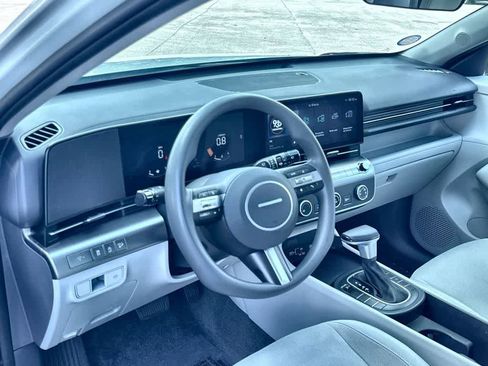 Used 2024 Hyundai Kona SE FWD image 12