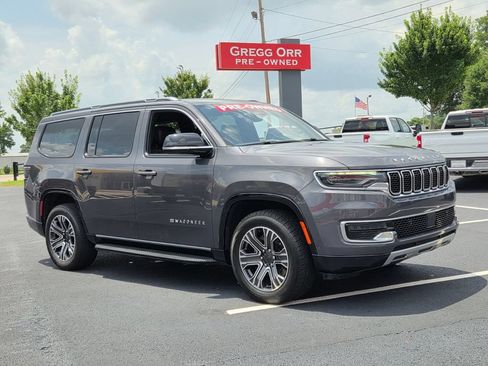 Used 2024 Jeep Wagoneer Series II w/ Flexible Seating Group AWD/4WD image 4