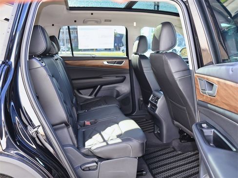 New 2026 Volkswagen Atlas SE image 30