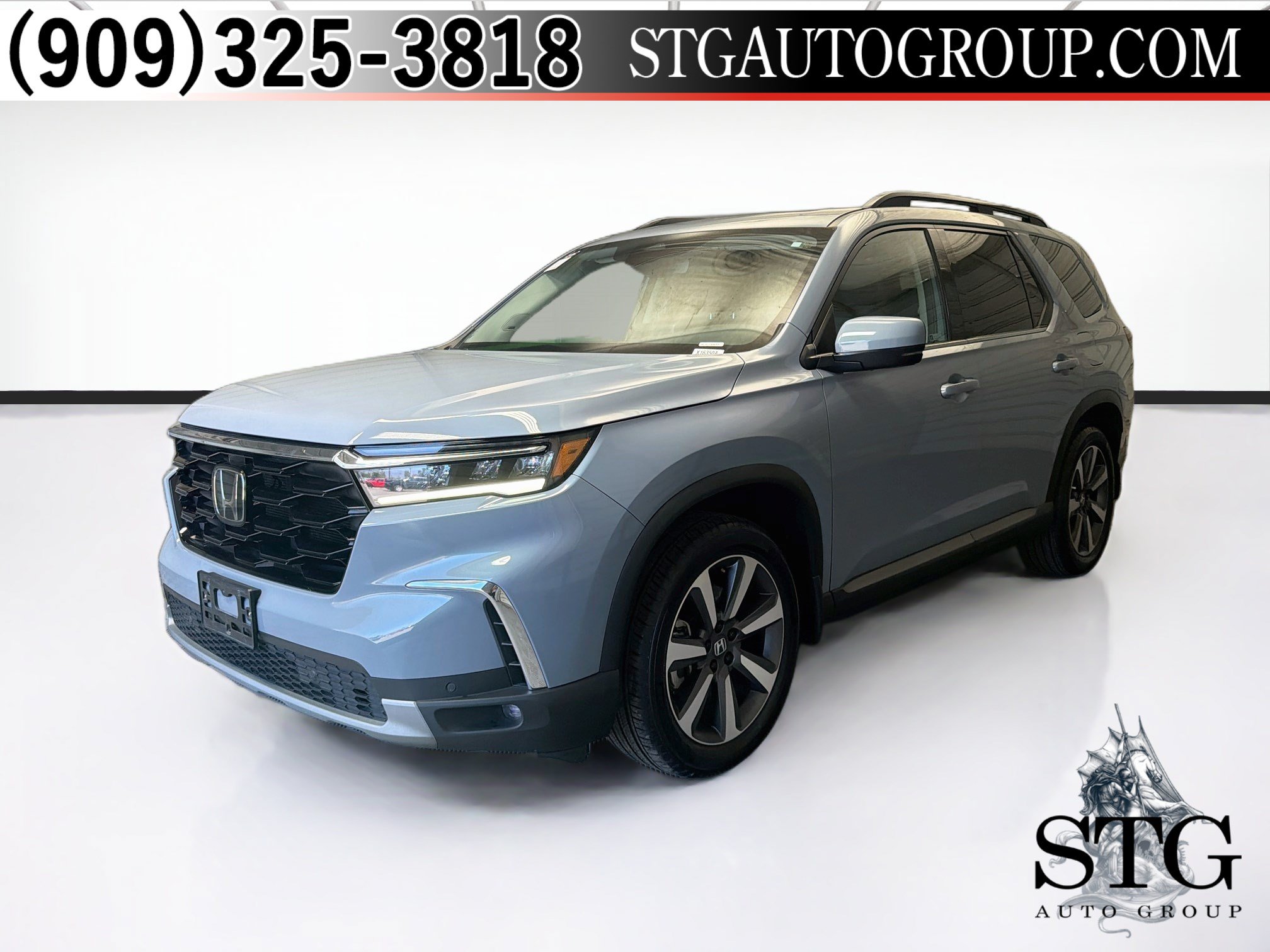 Used 2024 Honda Pilot Touring image 1