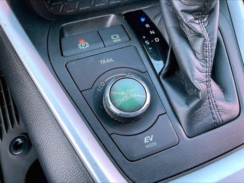 Used 2021 Toyota RAV4 XSE image 32