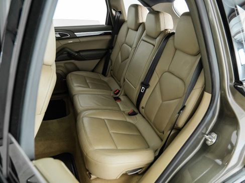 Used 2014 Porsche Cayenne Platinum Edition AWD/4WD image 40